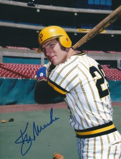 Autographed KEN MACHA 8X10 Pittsburgh Pirates Photo