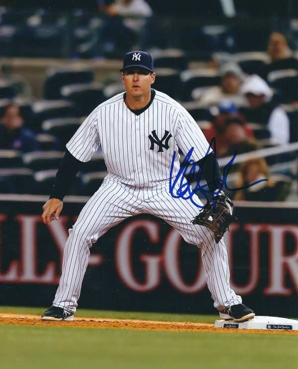 AUTOGRAPHED KELLY JOHNSON 8X10 NEW YORK YANKEES photo