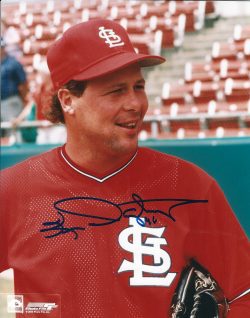 AUTOGRAPHED KEN DAYLEY 8X10 St. Louis Cardinals photo