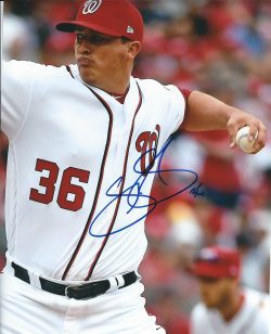 Autographed SAMMY SOLIS 8X10 Washington Nationals Photo