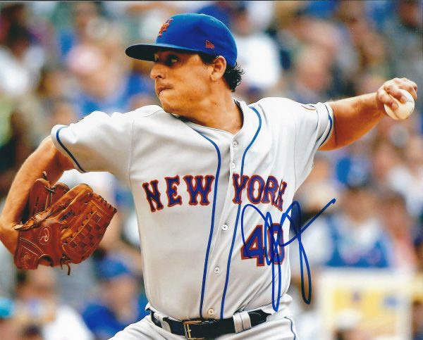 Autographed JASON VARGAS 8X10 New York Mets photo