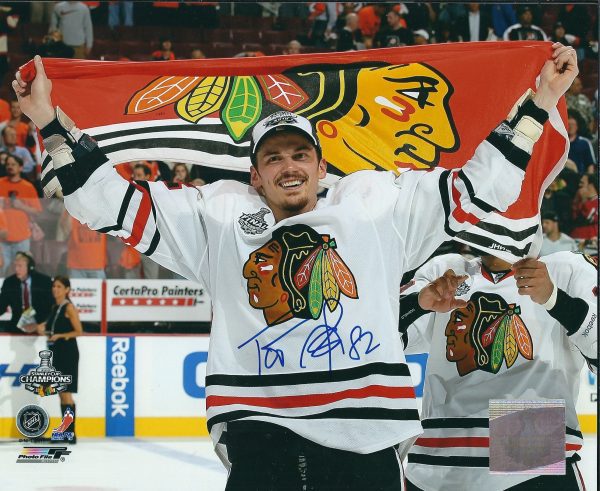 Autographed TOMAS KOPECKY 8X10 Chicago Blackhawks Photo