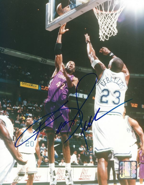 Autographed KEVIN WILLIS 8x10 Toronto Raptors photo