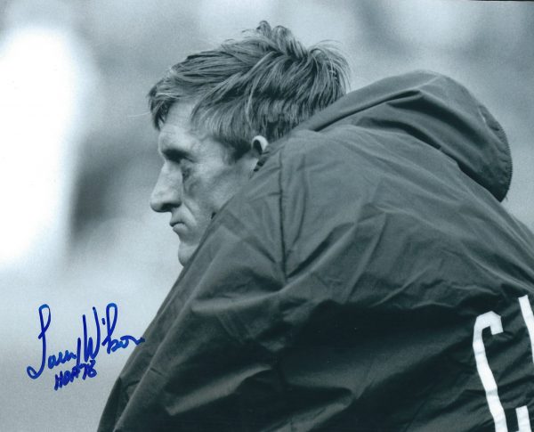 Autographed LARRY WILSON 8X10 St Louis Cardinals Photo