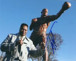 Autographed  LARRY HOLMES 8X10 Boxing photo