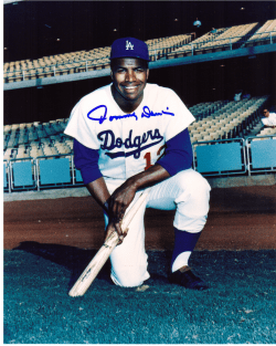 AUTOGRAPHED TOMMY DAVIS 8x10 Los Angeles Dodgers Photo