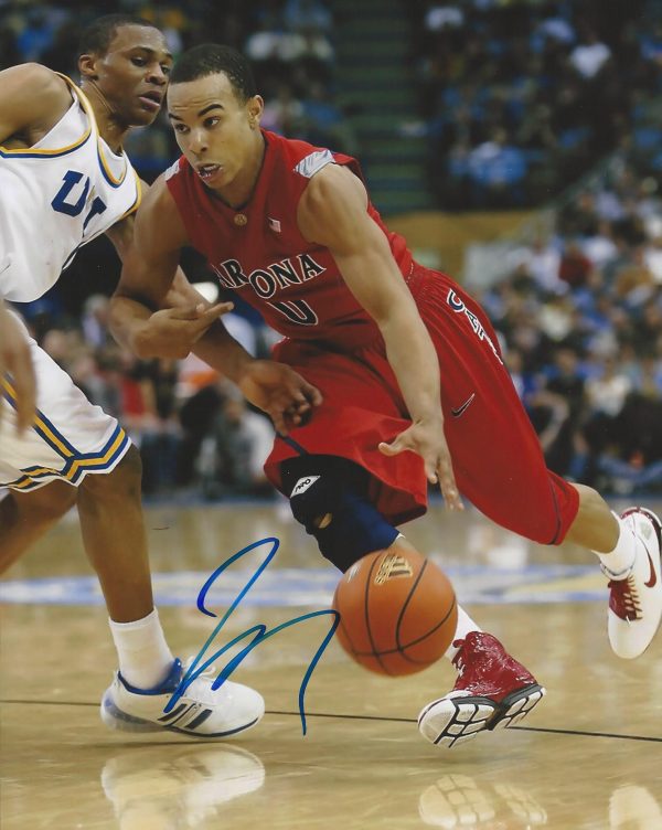 Autographed Jerryd Bayless Arizona Wildcats 8x10 Photo