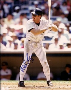 Autographed HOF'R WADE BOGGS - New York Yankees - Photo