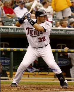 AUTOGRAPHED RENE RIVERA 8X10 Minnesota Twins photo