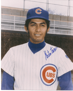 AUTOGRAPHED  HECTOR TORRES - Chicago Cubs photo