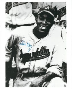 Autographed LEON DAY 8X10 Negro League photo