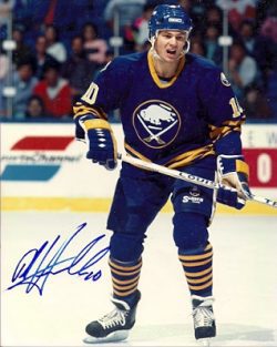 Autographed DALE HAWERCHUK 8X10 Buffalo Sabres Photo