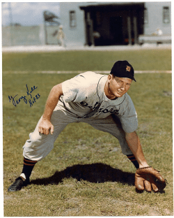 Autographed GEORGE KELL 8x10 Detroit Tigers  Photo