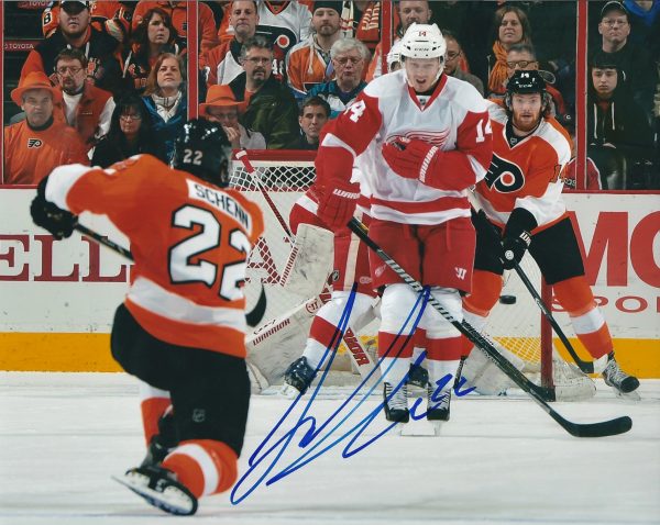 Autographed LUKE SCHENN 8X10 Philadelphia Flyers Photo