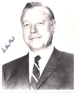 Autographed LEE MACHPAIL HOF'R Photo