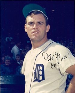 AUTOGRAPHED  photo DENNY MCLAIN Detroit Tigers