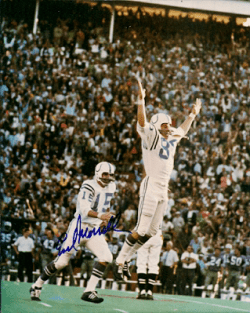 Autographed EARL MORRALL 8X10 Baltimore Colts photo