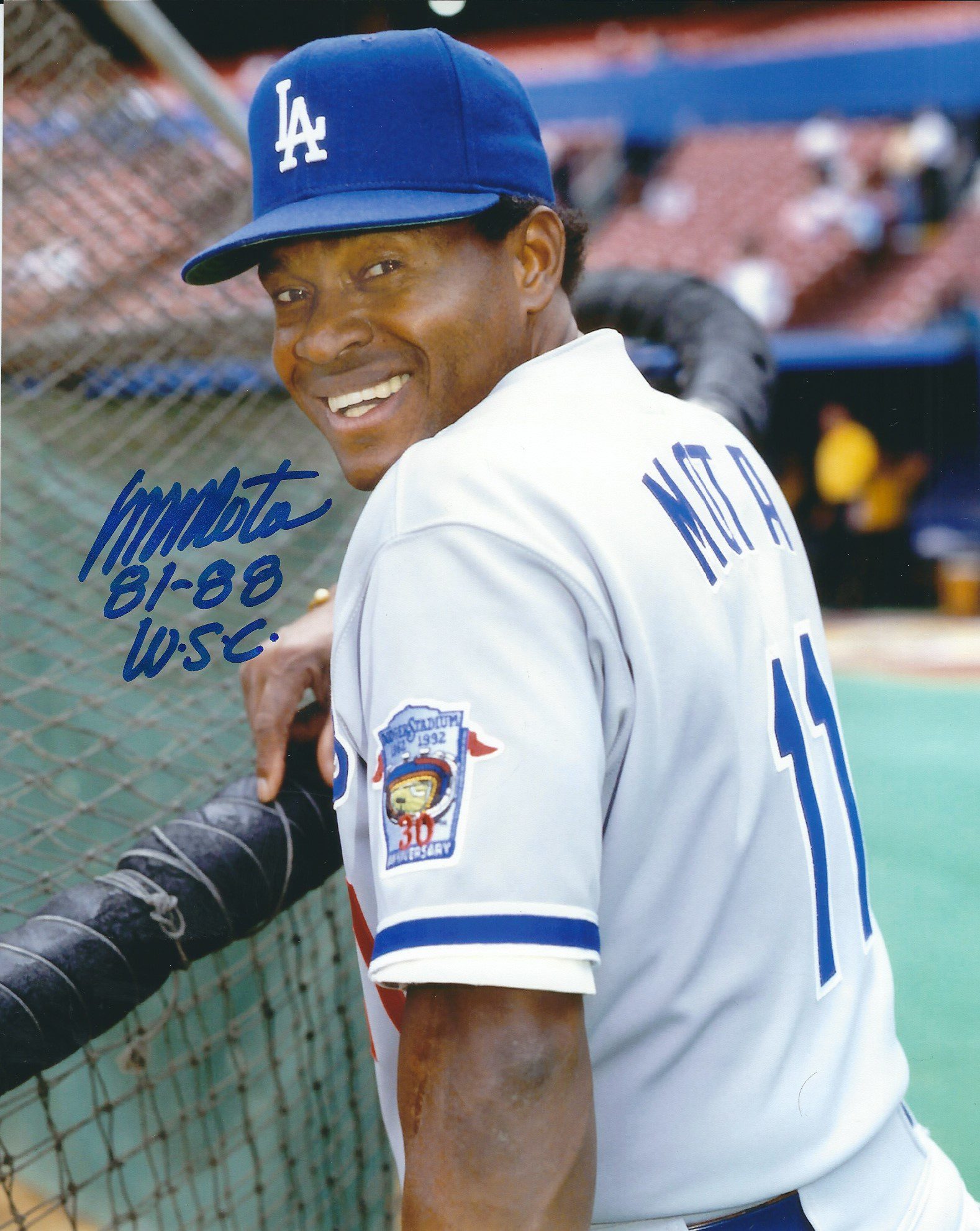 AUTOGRAPHED MANNY MOTA 8x10 Los Angeles Dodgers photo - Main Line