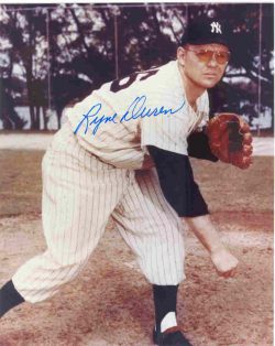AUTOGRAPHED RYNE DUREN 8x10 New York Yankees Photo