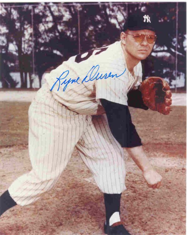 AUTOGRAPHED RYNE DUREN 8x10 New York Yankees Photo