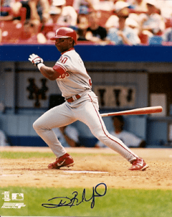 AUTOGRAPHED  photo DESI RELAFORD  Phillies