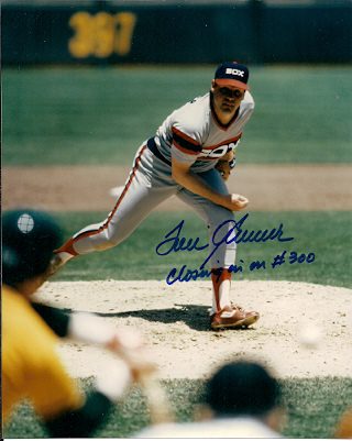Autographed HOF'R TOM SEAVER 8x10 Chicago White Sox Photo - Main