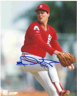 AUTOGRAPHED KEN DAYLEY 8X10 St. Louis Cardinals photo