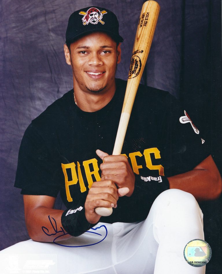 AUTOGRAPHED ALEX HERNANDEZ 8x10 Pittsburgh Pirates photo Main Line