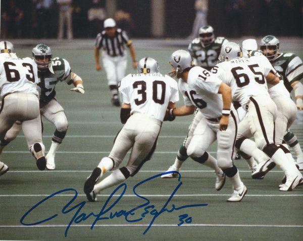Autographed MARK VAN EEGHEN 8X10 Oakland Raiders photo
