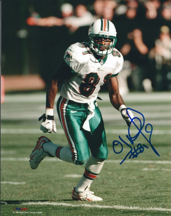 Autographed  OJ MCDUFFIE 8X10 Miami Dolphins  photo