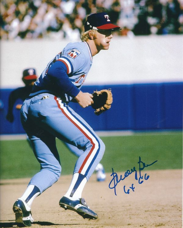 AUTOGRAPHED BUDDY BELL 8X10 Texas Rangers Photo