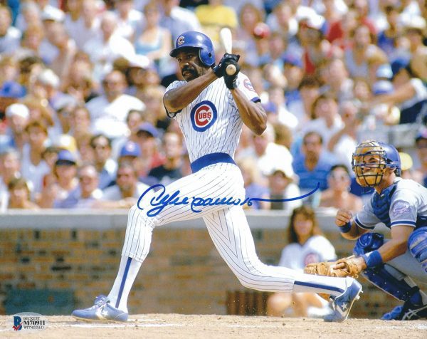 Autographed ANDRE DAWSON Chicago Cubs 8X10 photo Beckett