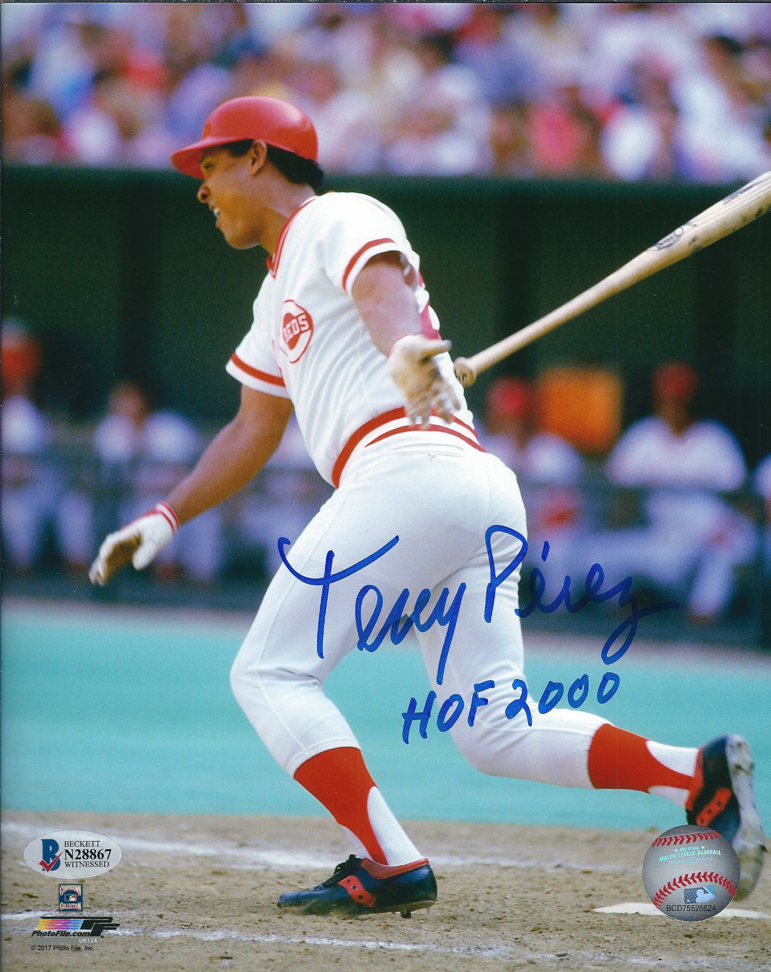 Autographed TONY PEREZ 8x10 Cincinnati Reds Photo Beckett COA