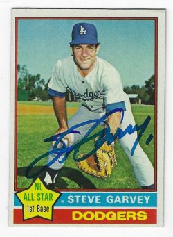 Autographed STEVE GARVEY Los Angeles Dodgers 1976 Topps card