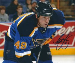Autographed SCOTT YOUNG 8x10 St. Louis Blues Photo