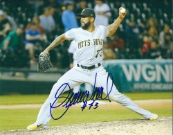 AUTOGRAPHED FELIPE VAZQUEZ 8X10 Pittsburgh Pirates Photo