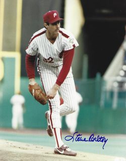 Autographed STEVE CARLTON 8X10 PHILADELPHIA PHILLIES photo