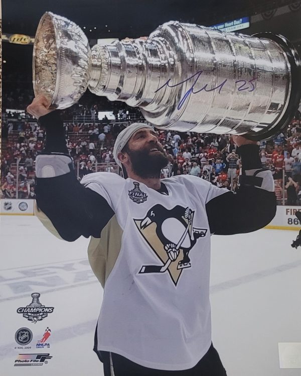 Autographed MAX TALBOT 16x20 Pittsburgh Penguins Photo