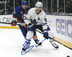 Autographed JOHN TAVARES 8X10 Toronto Maple Leafs Photo