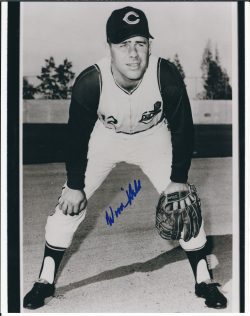 AUTOGRAPHED WOODIE HELD 8X10 Cleveland Indians Photo