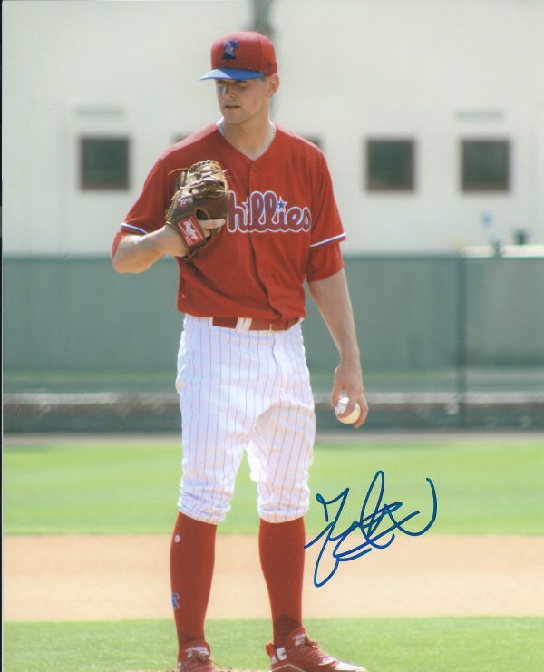 AUTOGRAPHED ZACH WARREN 8X10 Philadelphia Phillies Photo