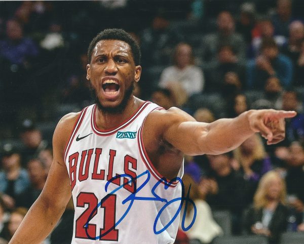 AUTOGRAPHED THADDEUS YOUNG 8X10 Chicago Bulls photo