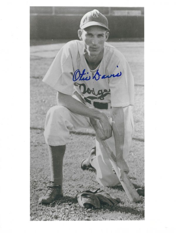 AUTOGRAPHED OTIS DAVIS 8X10 Brooklyn Dodgers photo