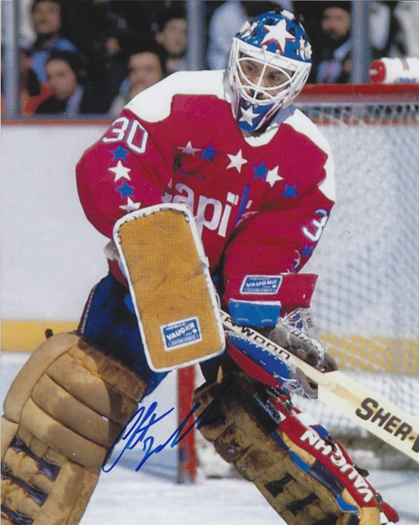 Autographed  CLINT MALARCHUK 8X10 Washington Capitals photo