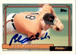 Autographed BOB MILACKI 1992 Topps Card
