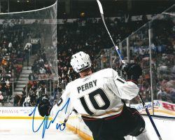 Autographed COREY PERRY 8X10 Anaheim Ducks Photo