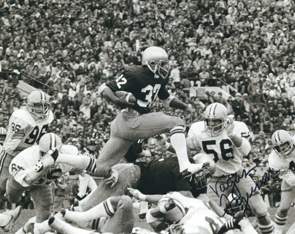 Autographed VAGAS FERGUSON 8x10 Notre Dame Photo