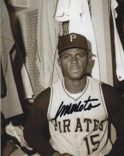 Autographed MANNY MOTA 8X10 Pittsburgh Pirates Photo