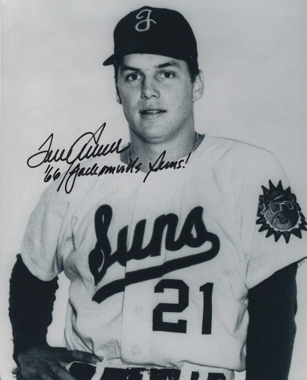 Autographed HOF'R TOM SEAVER 8x10 Jacksonville Suns Photo