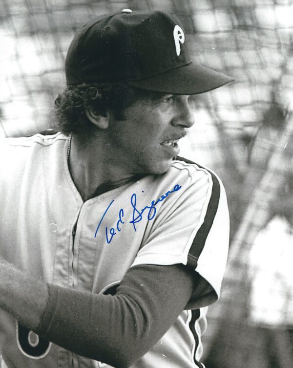 AUTOGRAPHED TED SIZEMORE 8X10 Philadelphia Phillies photo